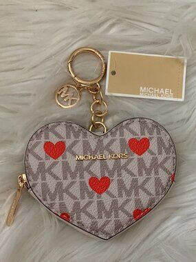 MICHAEL KORS Jet Set Small Signature Heart Coin Pouch in Lt Cream